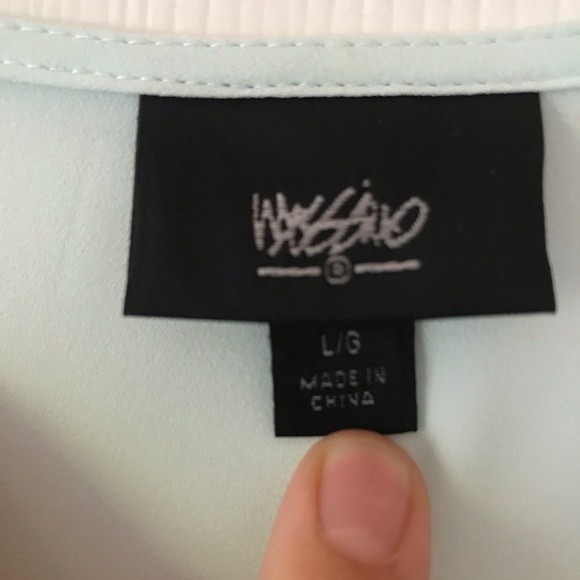 Light blue/teal top - Picture 3 of 3